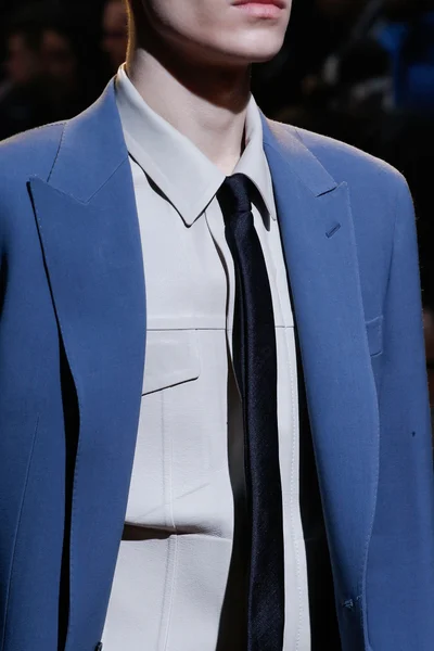 Look 75